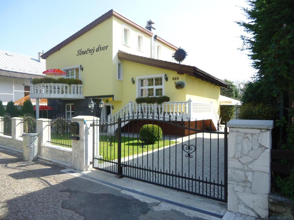 Appartamento Slnecny Dvor Vel'ka Lomnica Esterno foto
