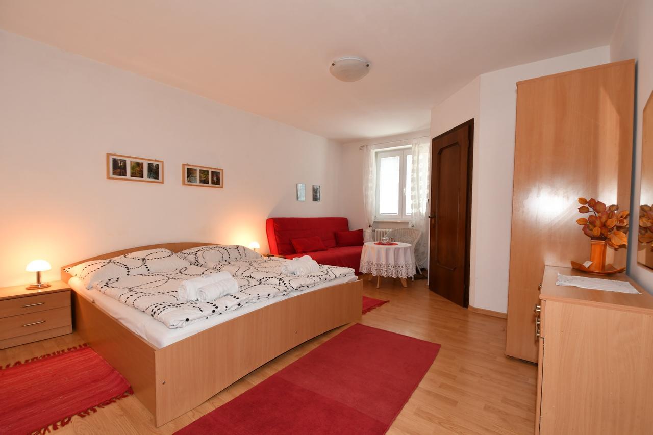 Appartamento Slnecny Dvor Vel'ka Lomnica Esterno foto